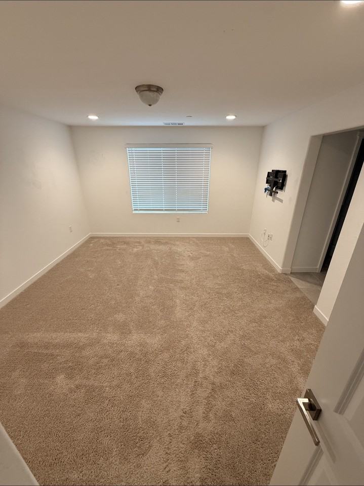 392 Talus Way S #NA - Photo 5 of 8