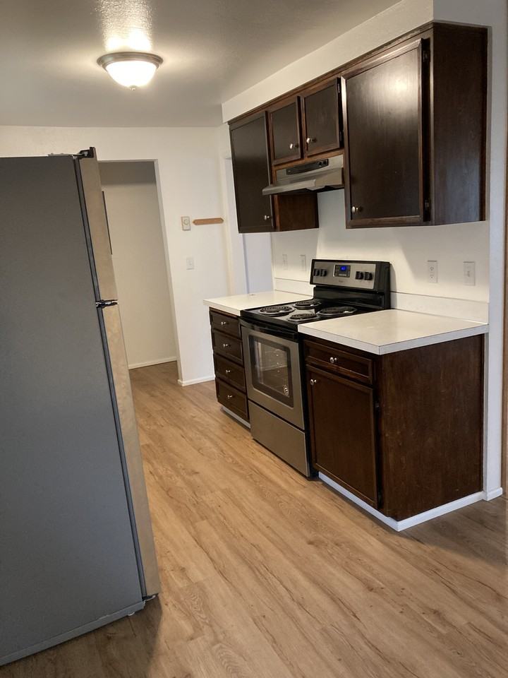 1048 57th St #NA - Photo 2 of 11