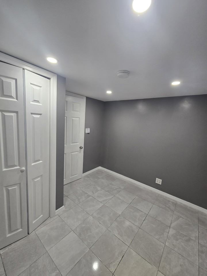 E 54th St #NA - Photo 5 of 16
