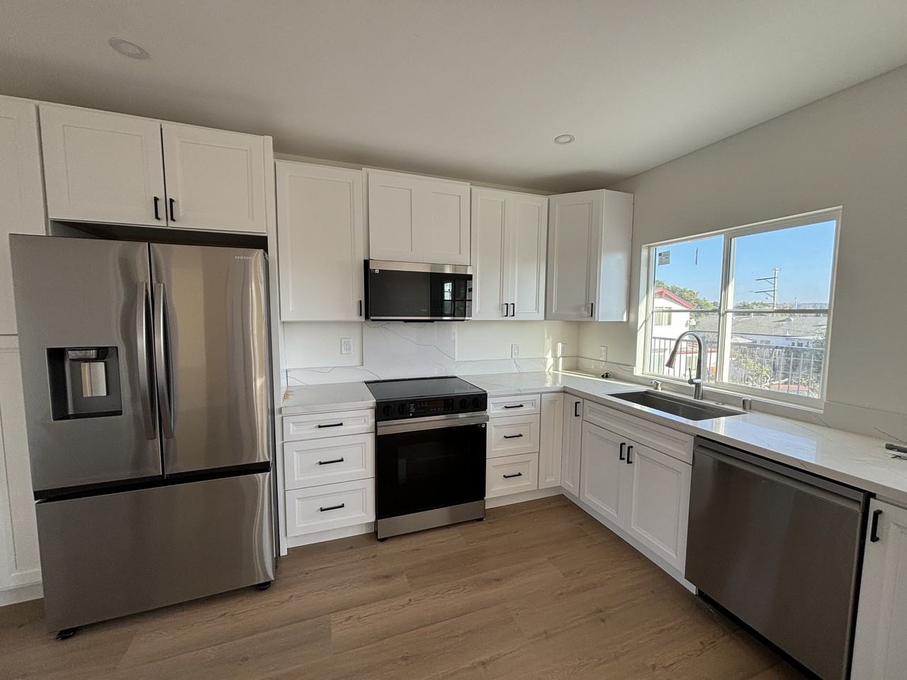 768 Delaware St #1 - Photo 3 of 18