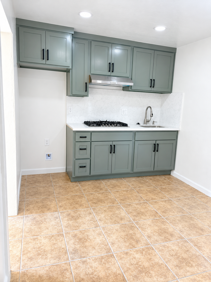 715 N Brown St #NA - Photo 3 of 6