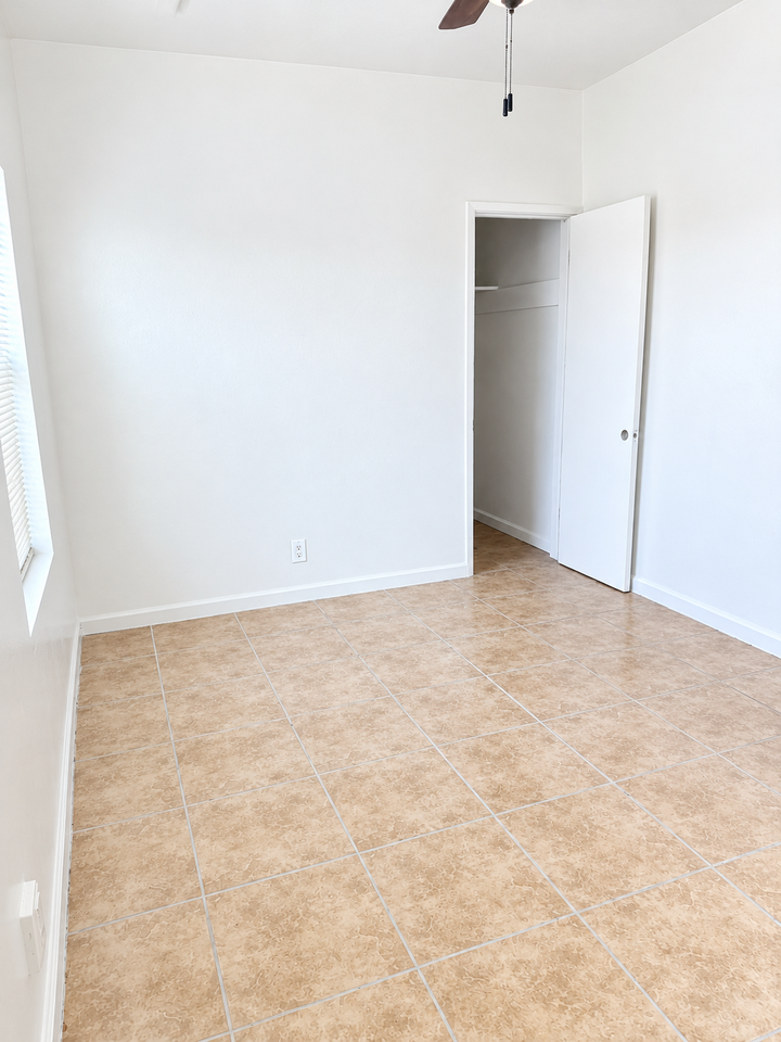 715 N Brown St #NA - Photo 5 of 6