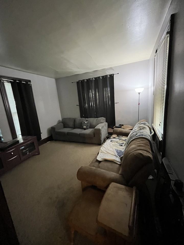 1331 S Jackson St #A - Photo 2 of 15