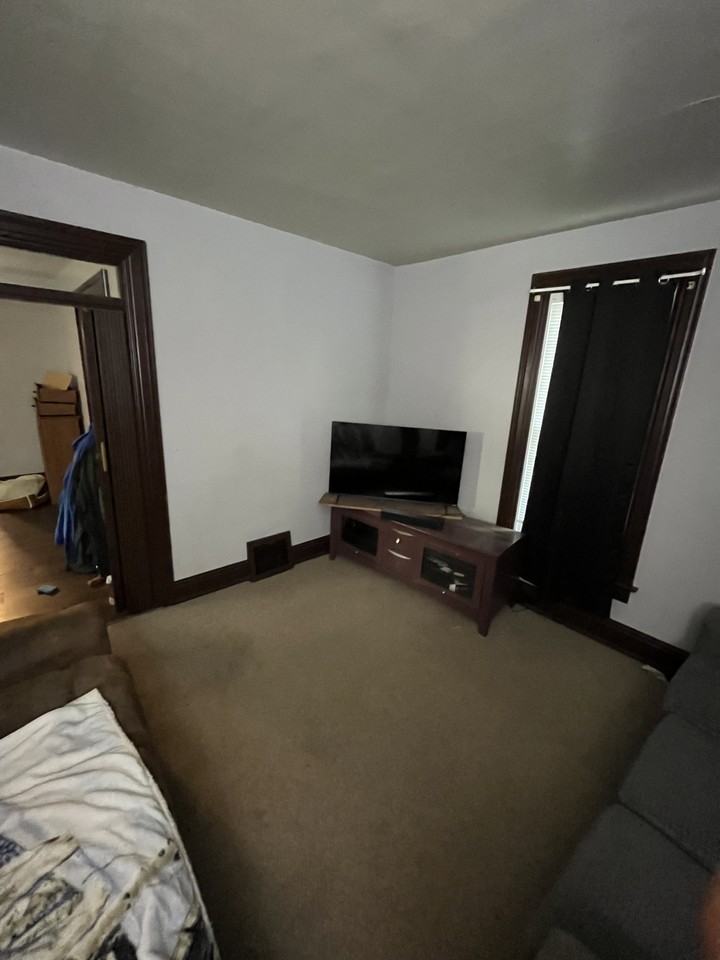 1331 S Jackson St #A - Photo 6 of 15