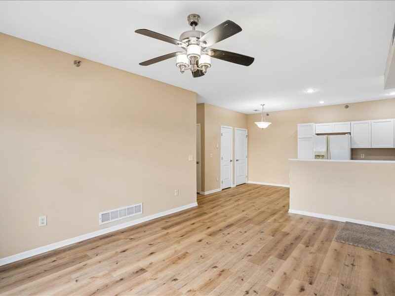 1636 Nw Prairie Lakes Dr #2 - Photo 3 of 18