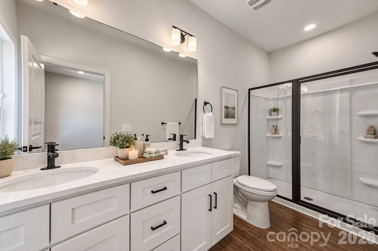 564 W Wilson Ave #NA - Photo 6 of 9