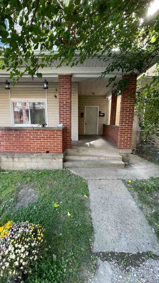 127 Margaret St #1 - Photo 3 of 22