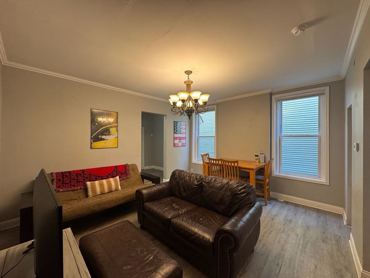 425 Warner St - Photo 7 of 46