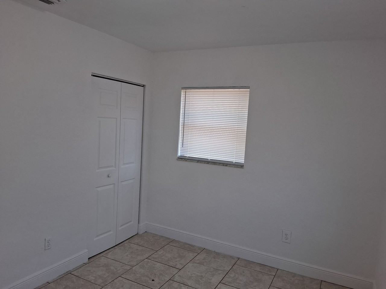7921 Dahlia Ave - Photo 5 of 10