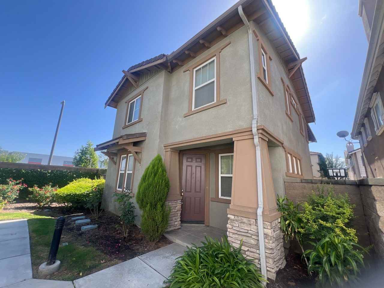 7043 Piedmont St - Photo 5 of 36