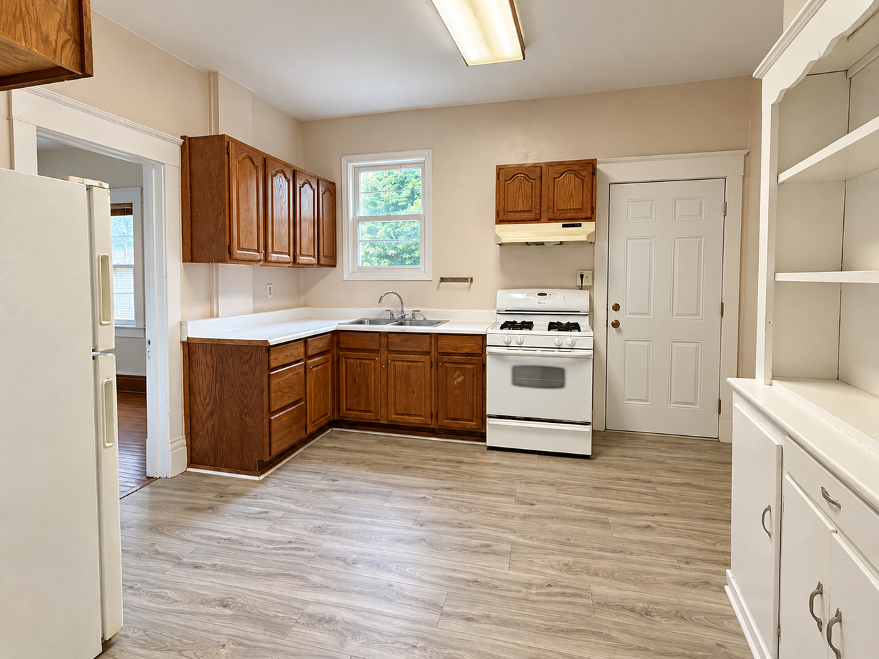 312 S Coler Ave - Photo 2 of 6