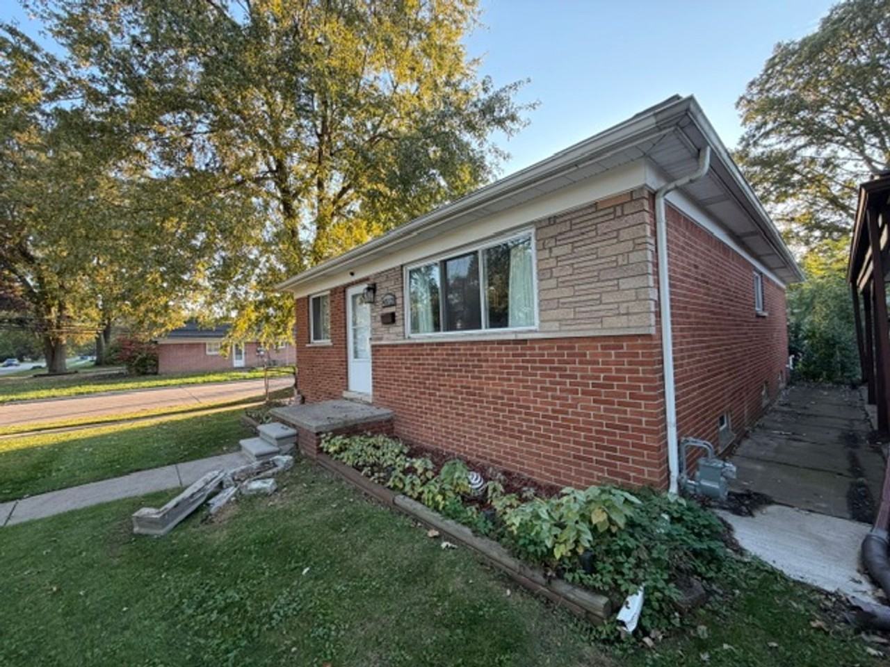 4512 Raymond Ave - Photo 2 of 19