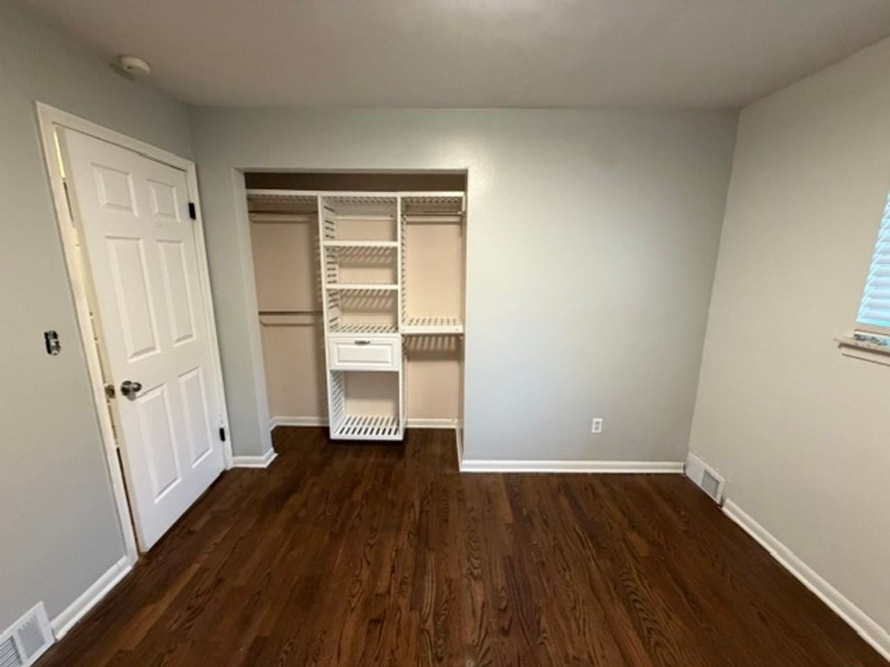 4512 Raymond Ave - Photo 6 of 19