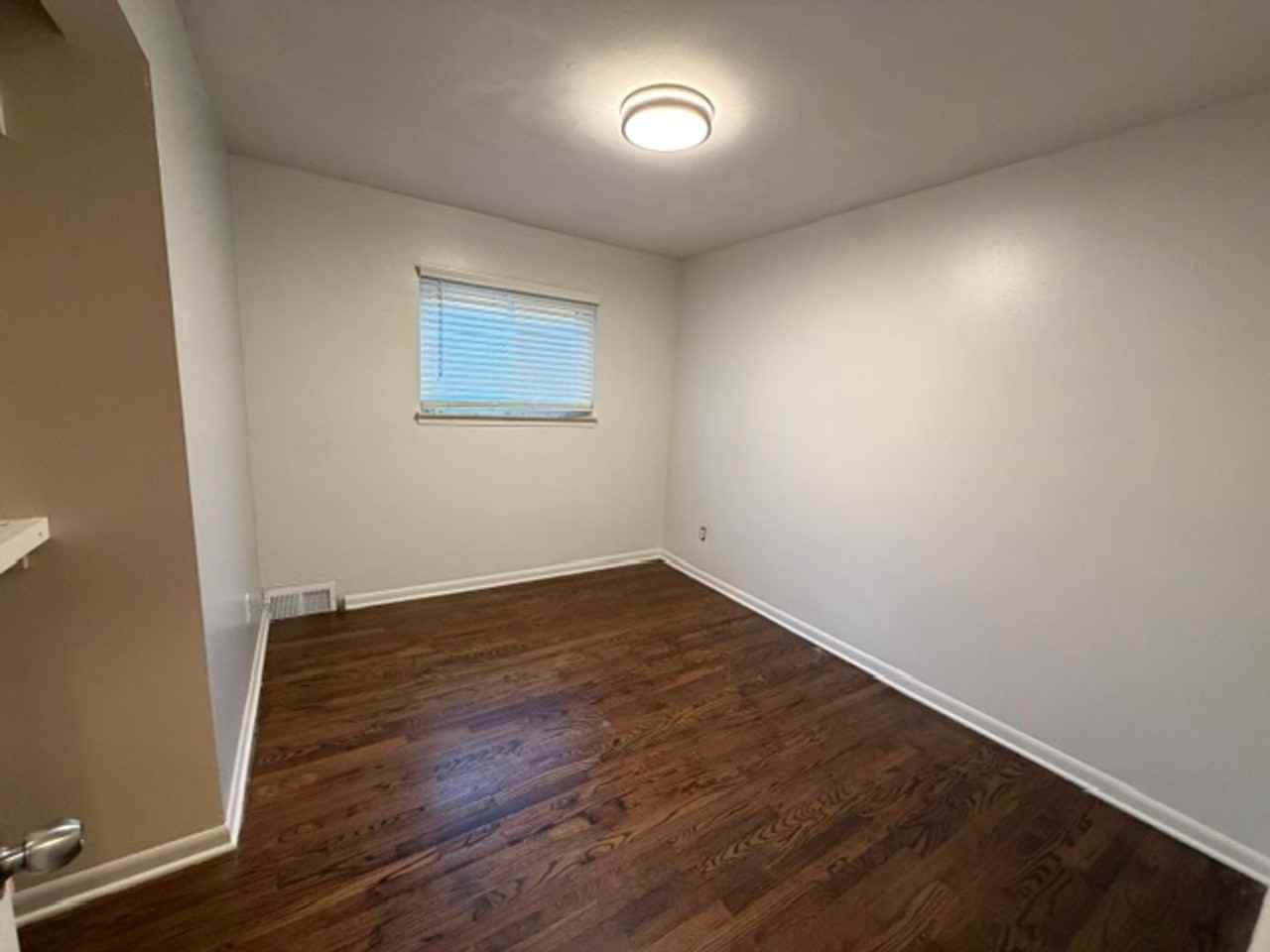 4512 Raymond Ave - Photo 7 of 19