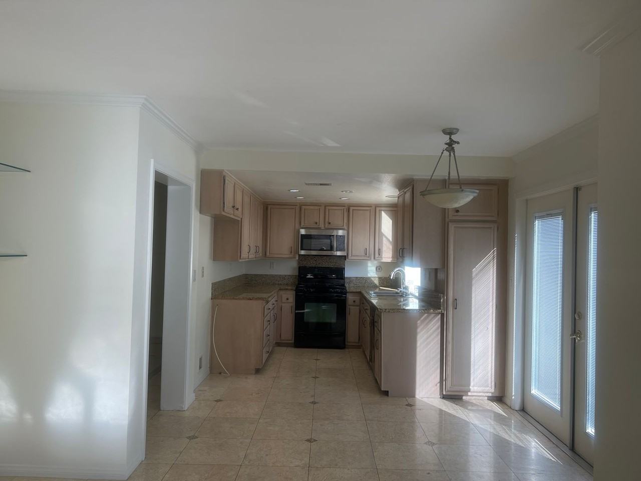 962 Bidwell Rd - Photo 7 of 39