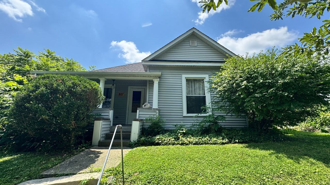 807 W Howe St - Photo 2 of 14