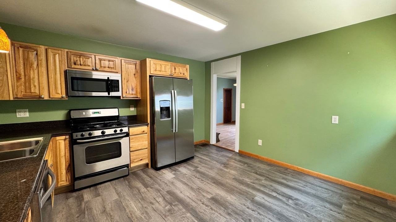 807 W Howe St - Photo 7 of 14