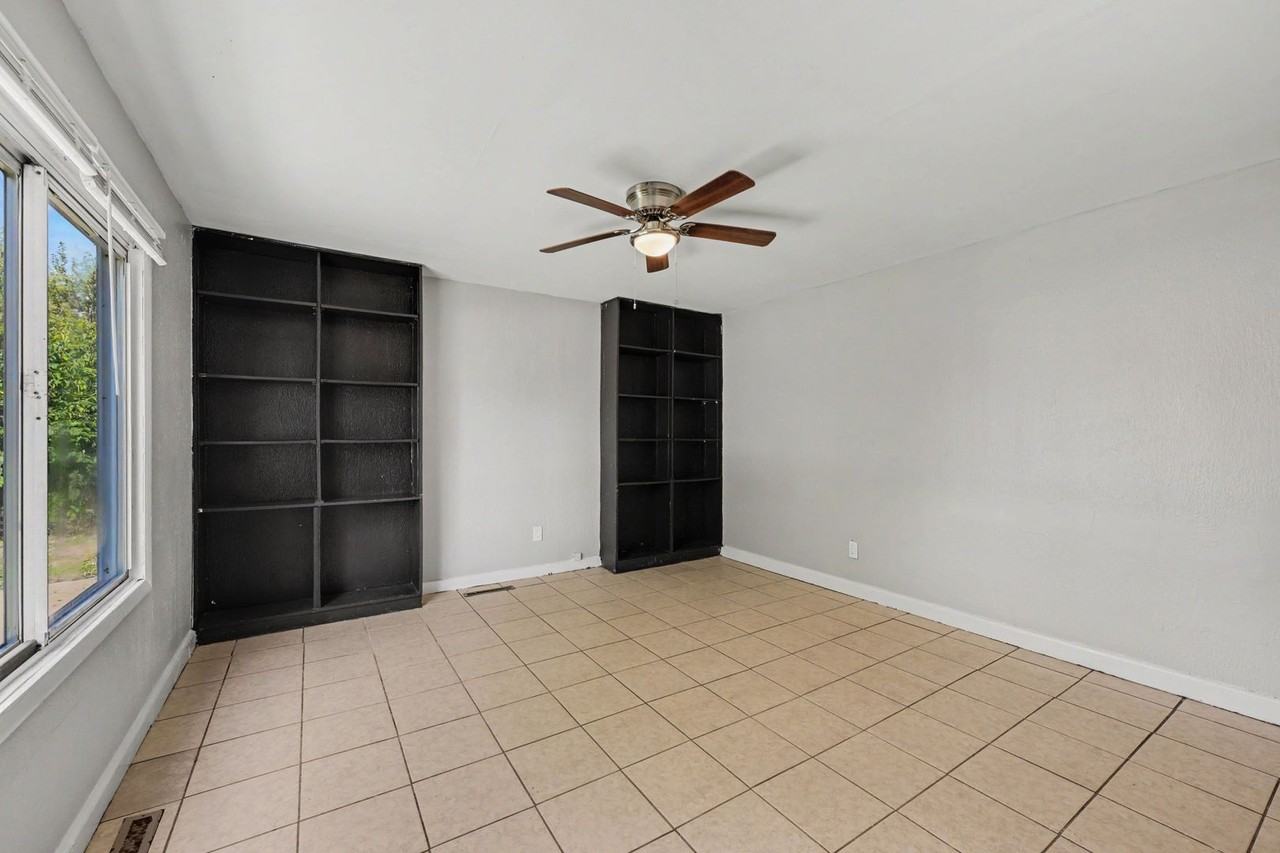 3936 Flynn St - Photo 5 of 27