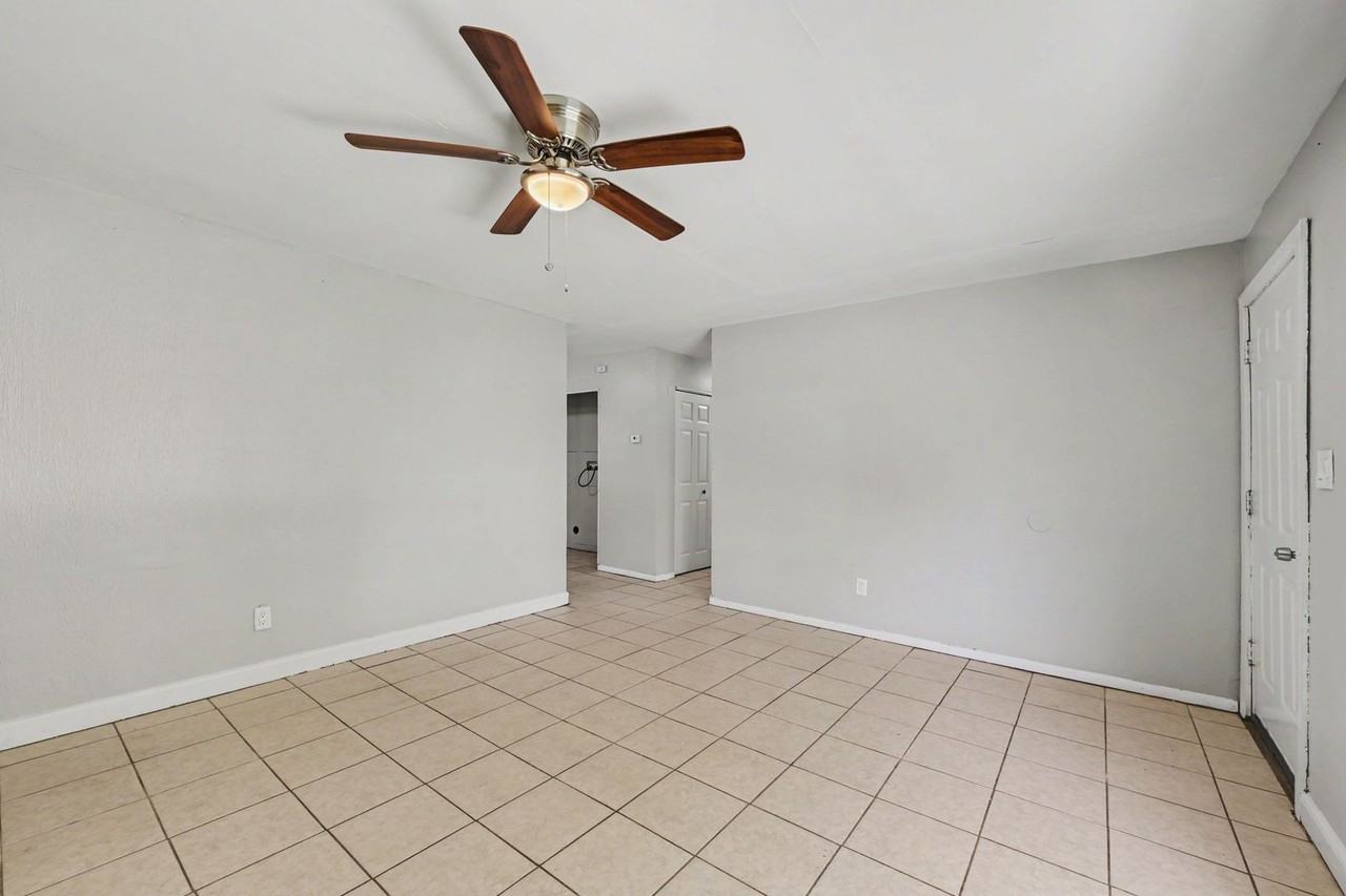 3936 Flynn St - Photo 7 of 27