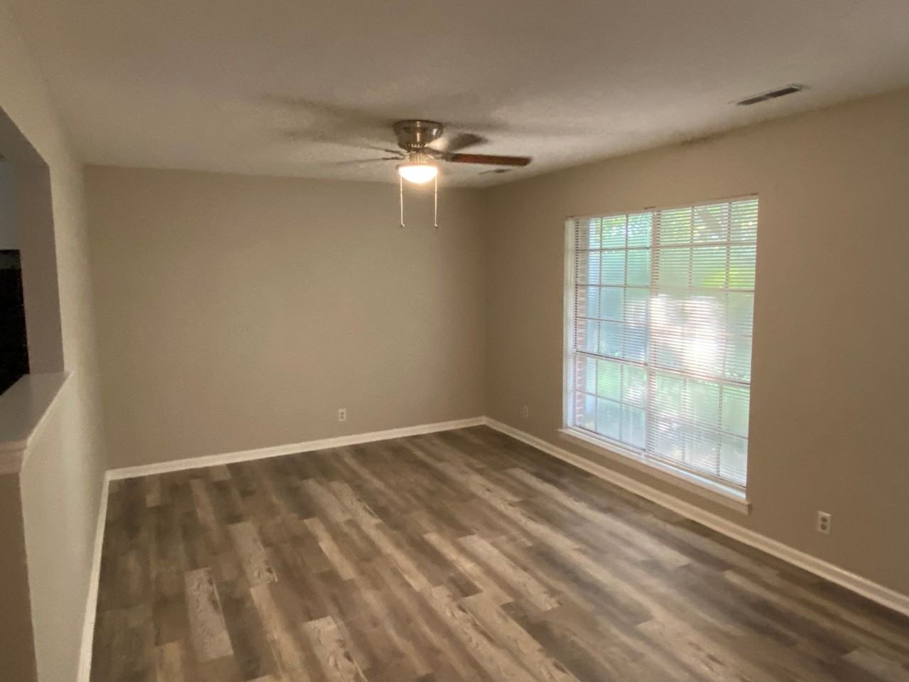 4201 Davis Ln - Photo 2 of 10