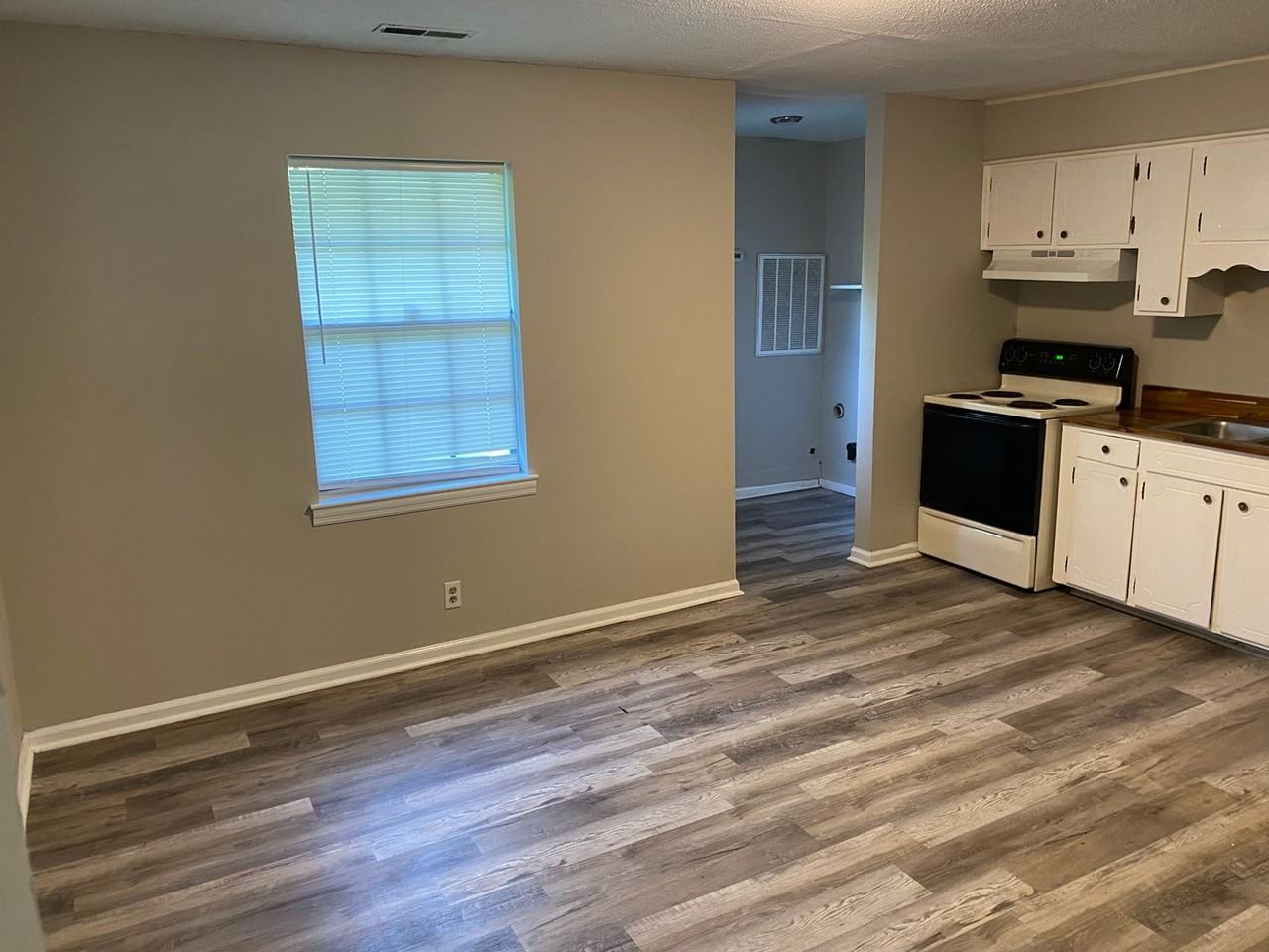 4201 Davis Ln - Photo 5 of 10