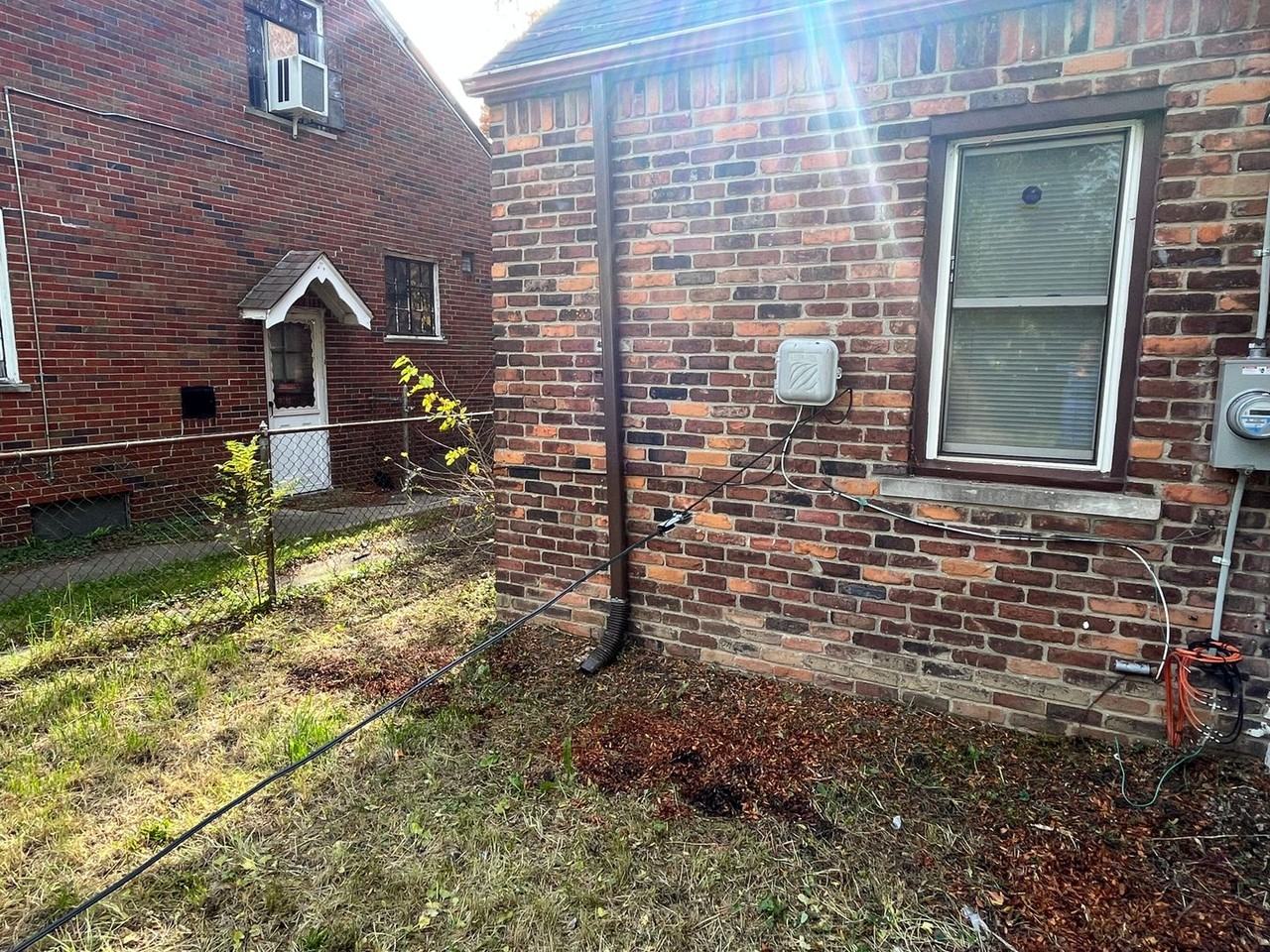 10970 Craft St - Photo 4 of 50