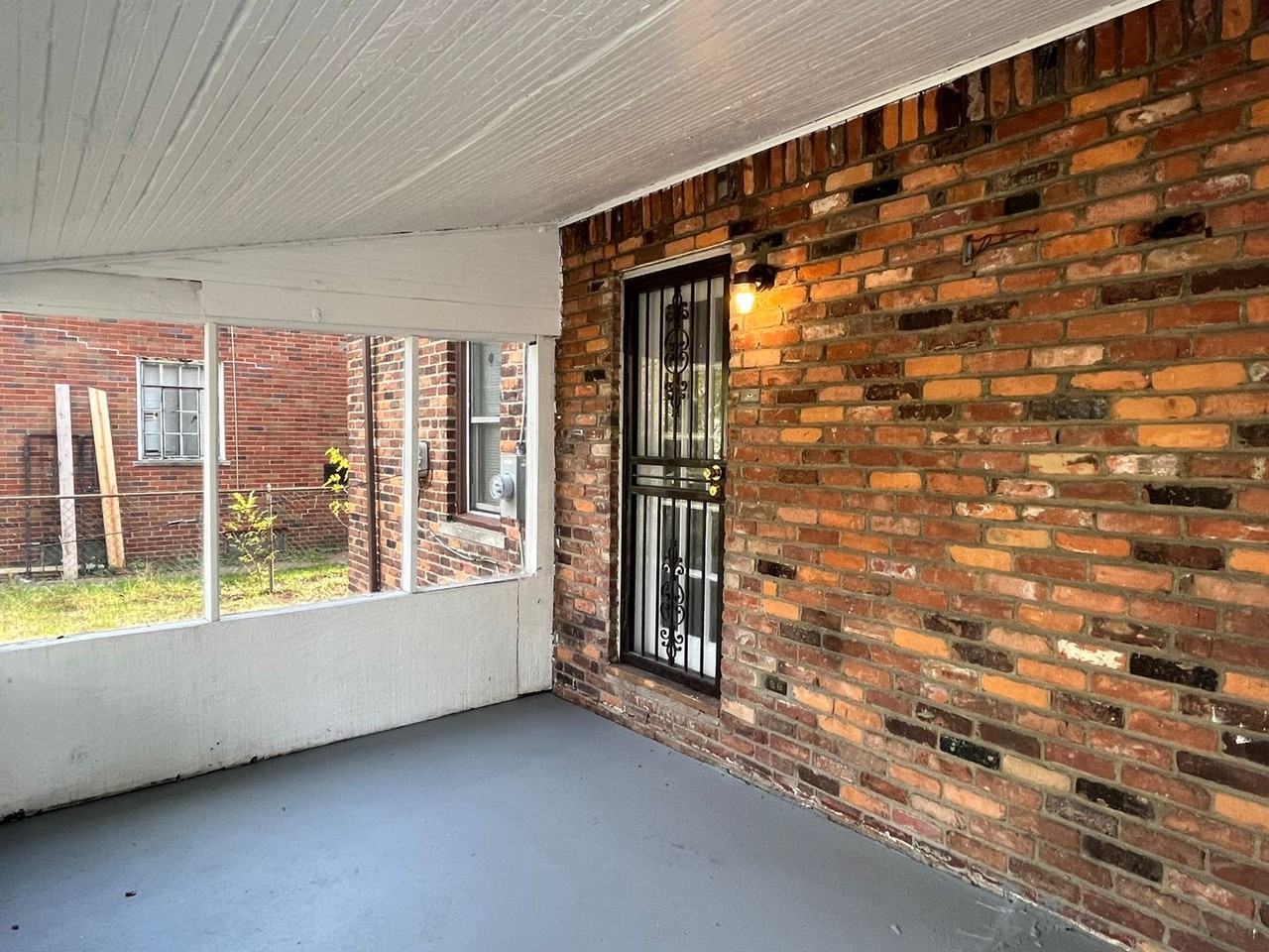 10970 Craft St - Photo 5 of 50