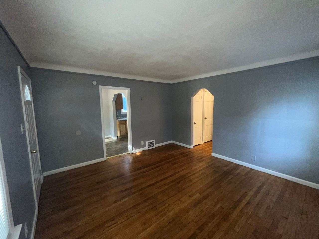 10970 Craft St - Photo 7 of 50