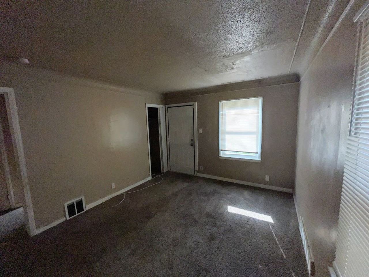 19926 Joann St - Photo 7 of 28