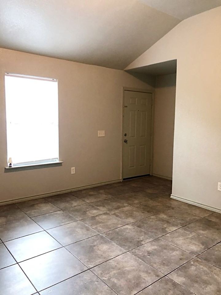 3345 West Ave - Photo 2 of 10