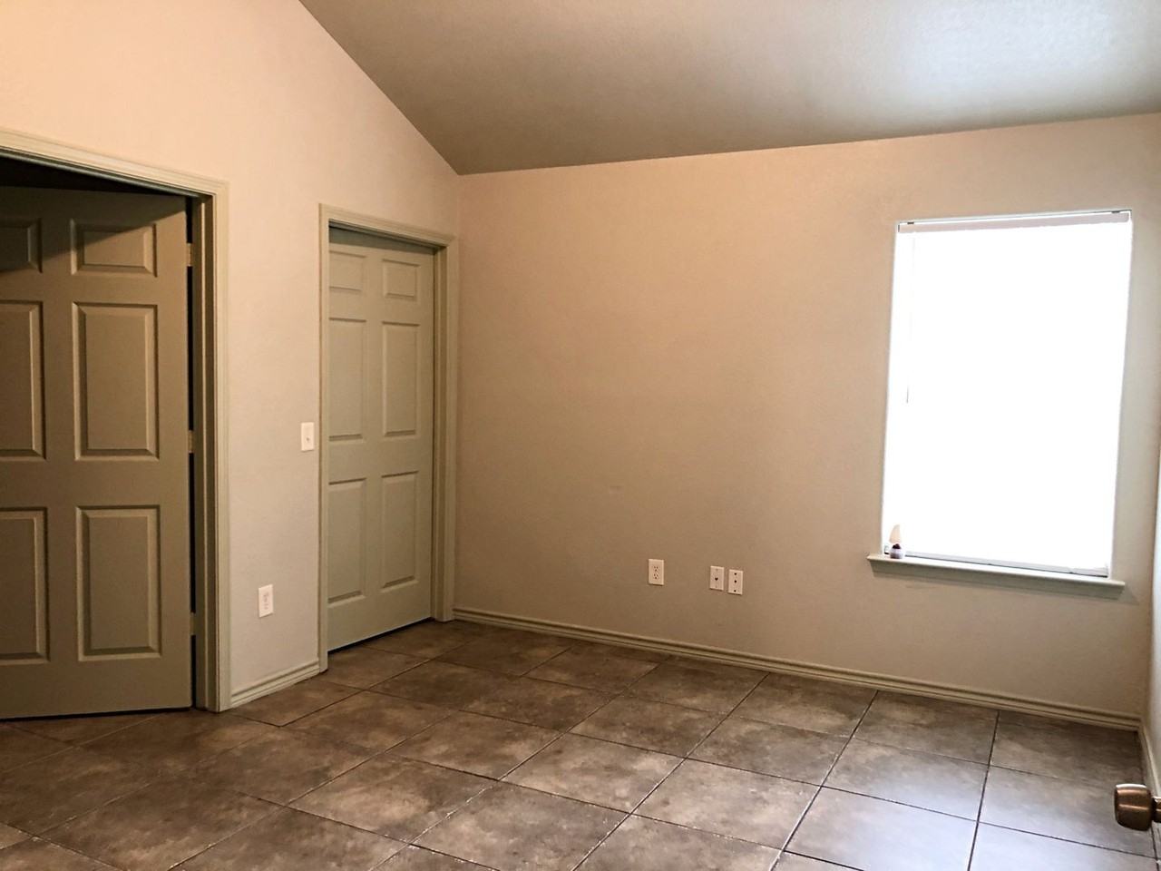 3345 West Ave - Photo 4 of 10