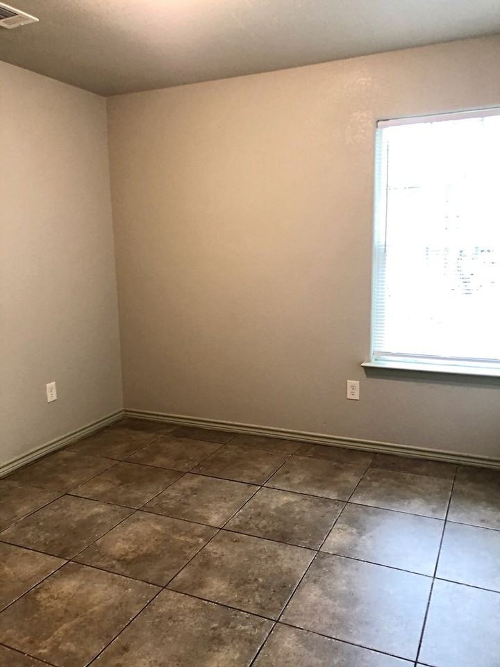 3345 West Ave - Photo 7 of 10