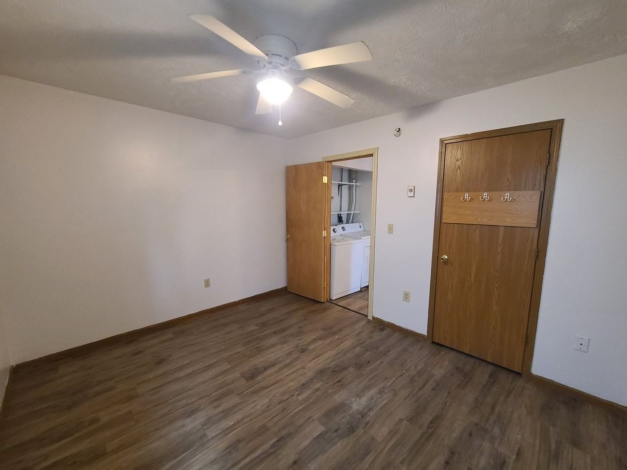 127 Springbrook St - Photo 5 of 18