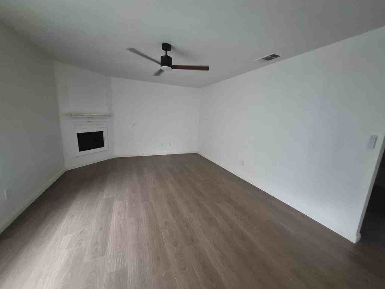 2891 Canyon Crest Dr #66 - Photo 2 of 8