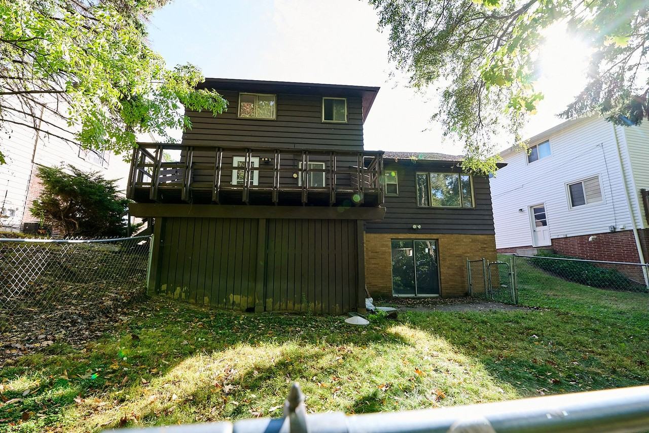 23805 Greenwood Rd