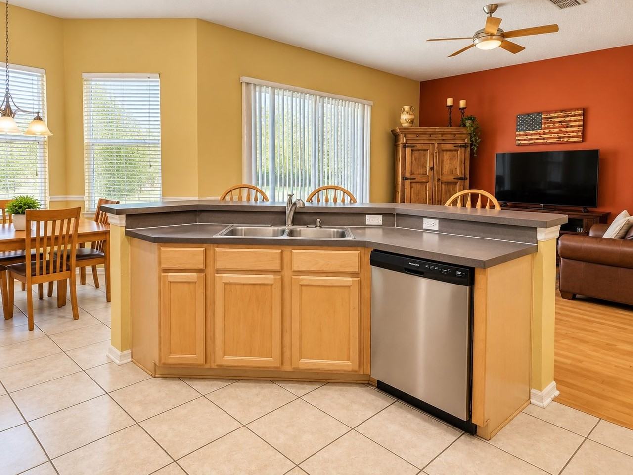 2724 Willow Creek Dr - Photo 4 of 13