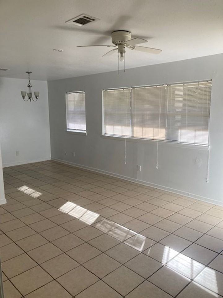 6564 Columbus Cir - Photo 5 of 10