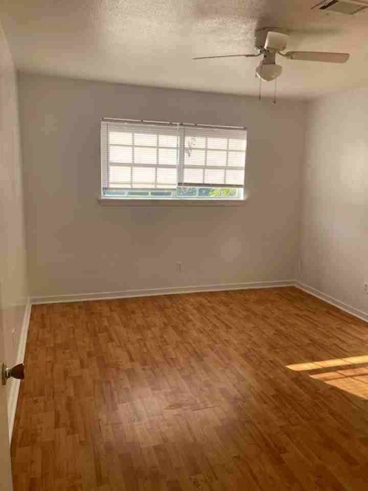 6564 Columbus Cir - Photo 7 of 10