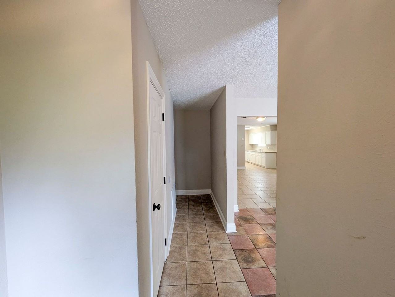 9640 Gross St - Photo 4 of 20