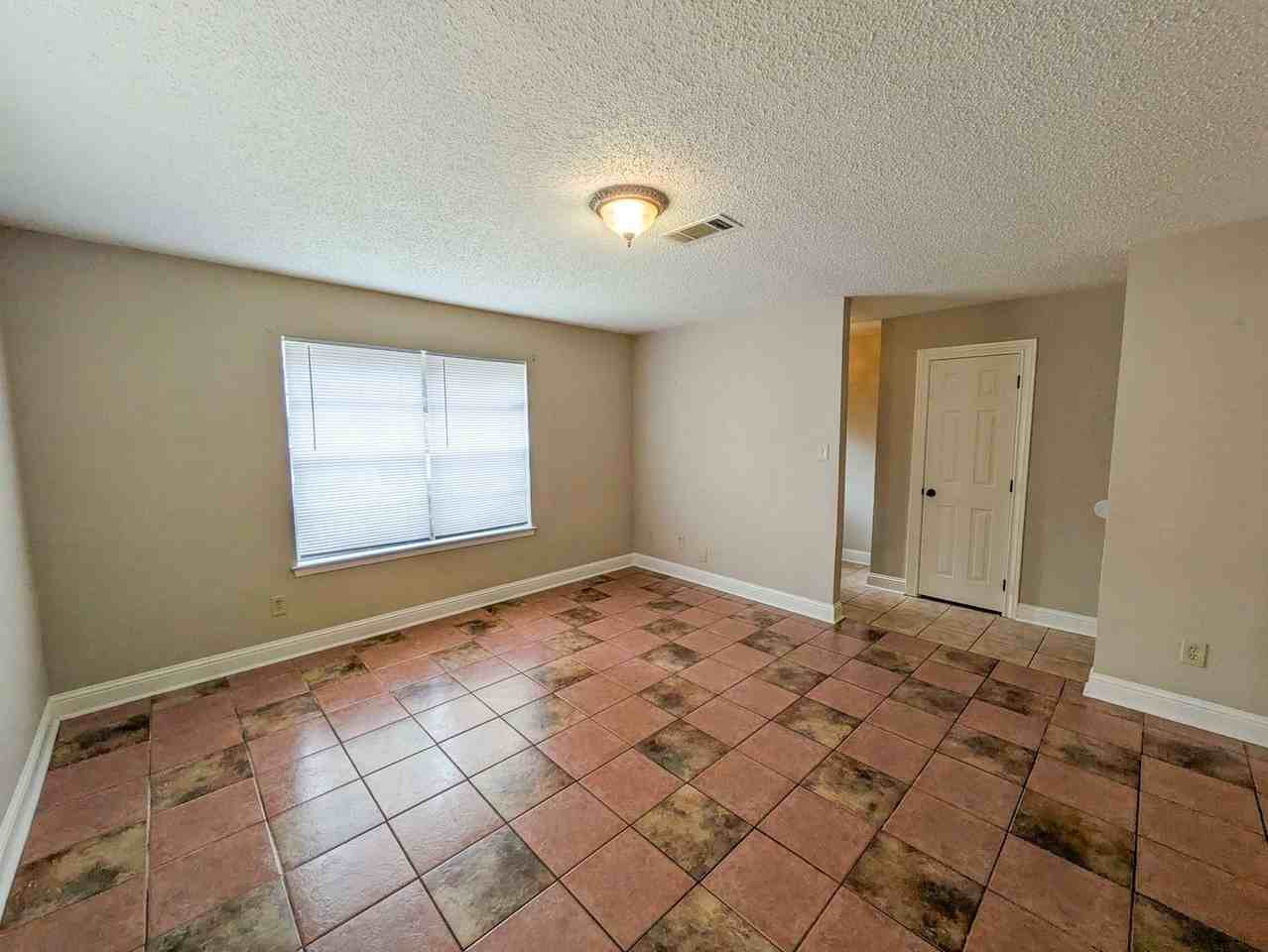 9640 Gross St - Photo 5 of 20