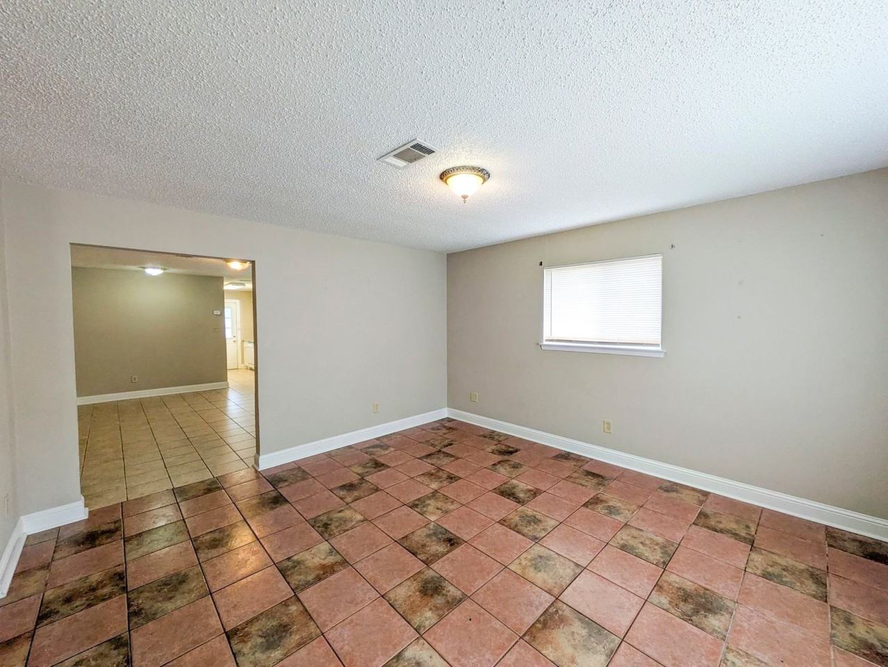 9640 Gross St - Photo 6 of 20