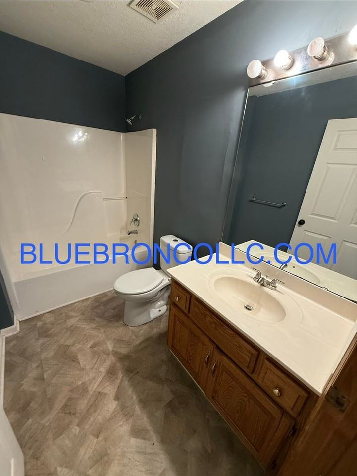 714 Meadow Ln - Photo 7 of 12