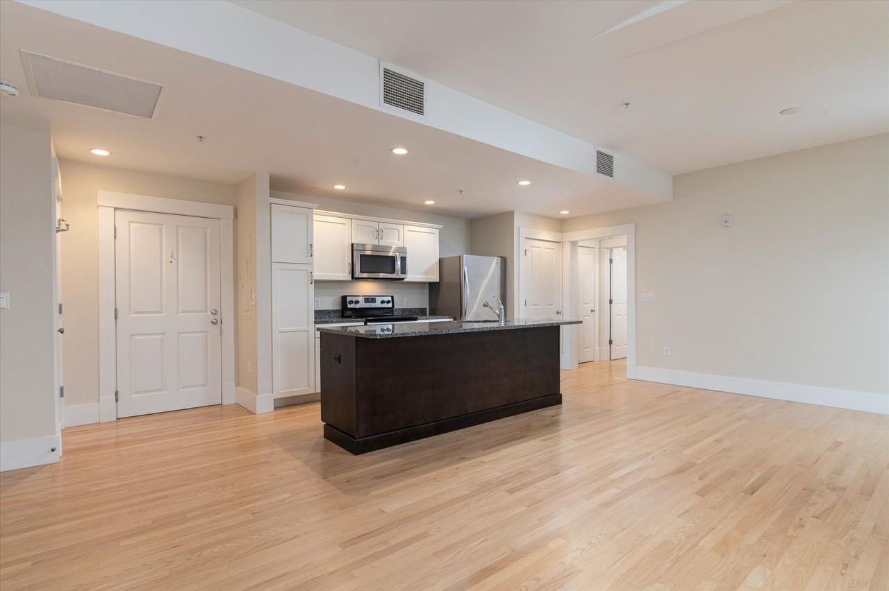 132 Main St - Photo 4 of 22
