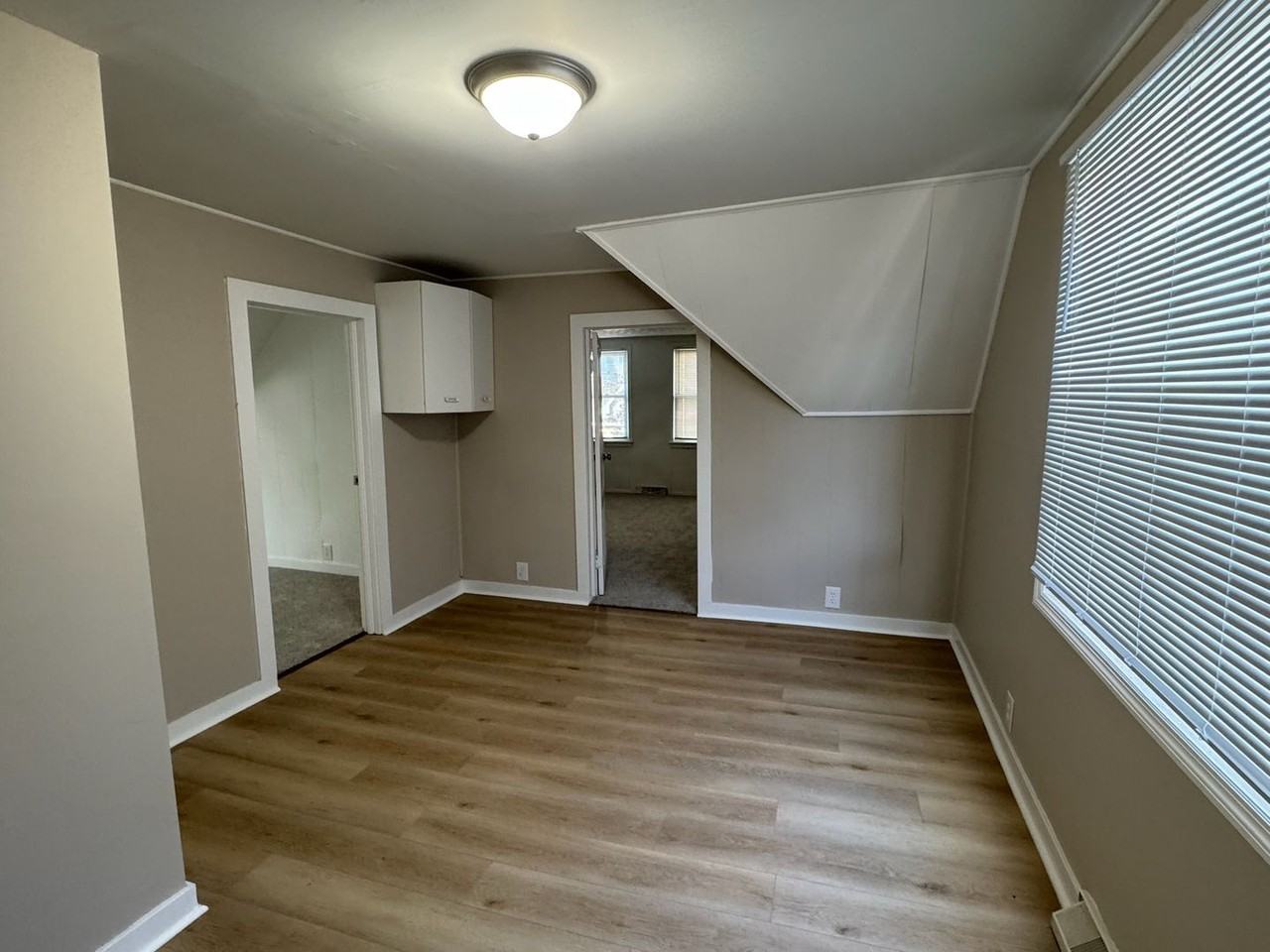 1203 N 2nd Ave - Photo 4 of 12