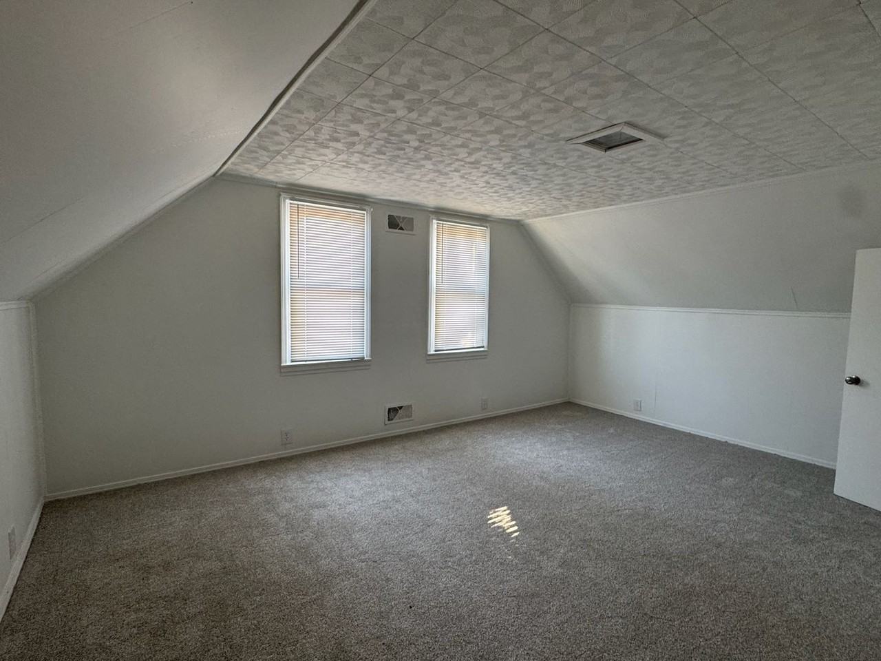 1203 N 2nd Ave - Photo 6 of 12