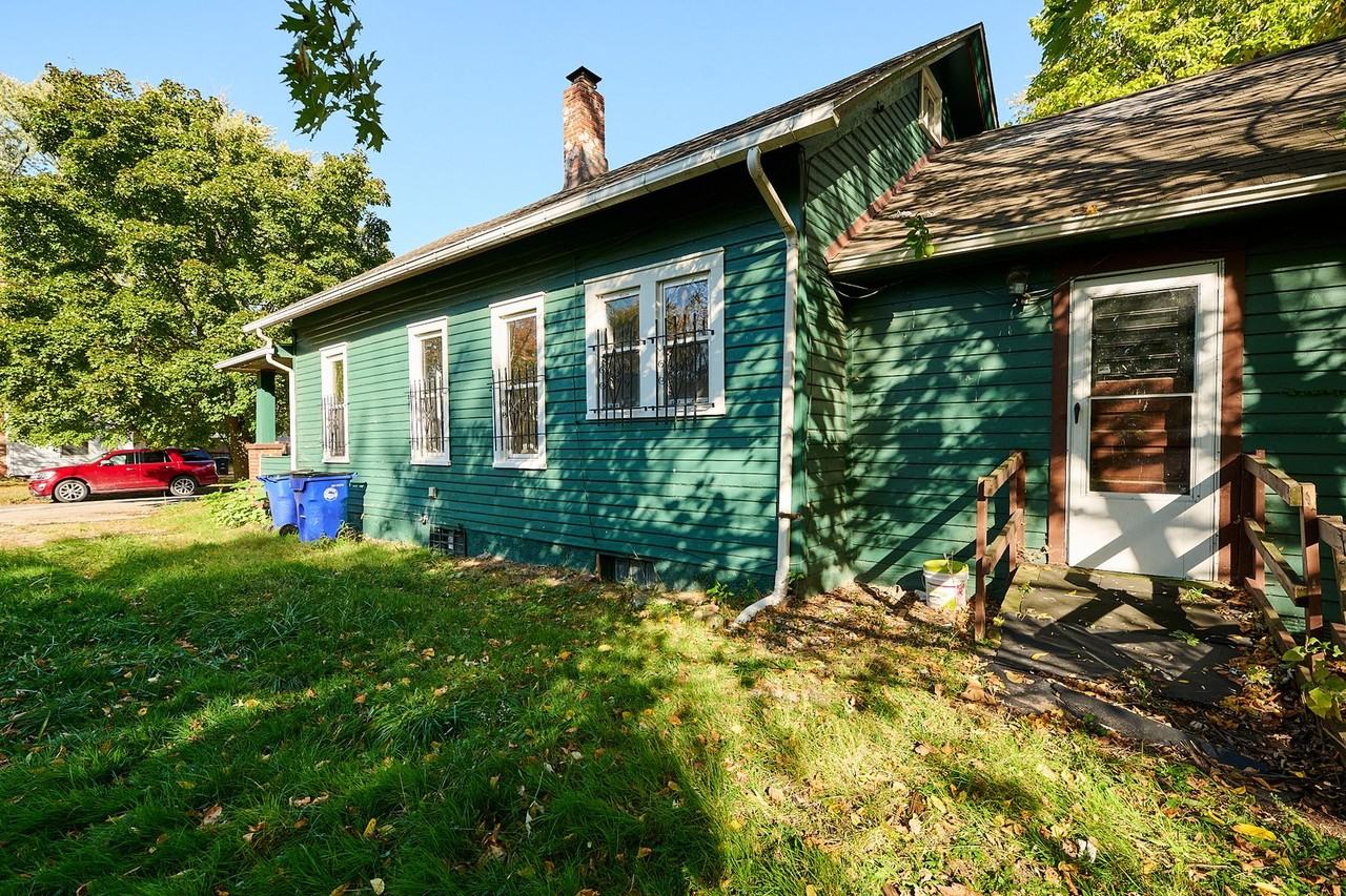 14808 Pepper Ave - Photo 4 of 23