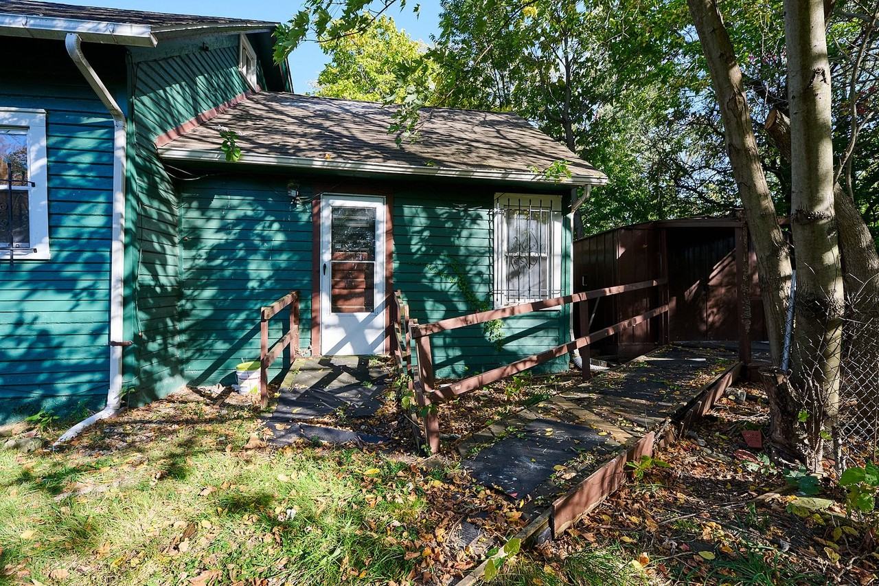 14808 Pepper Ave - Photo 5 of 23
