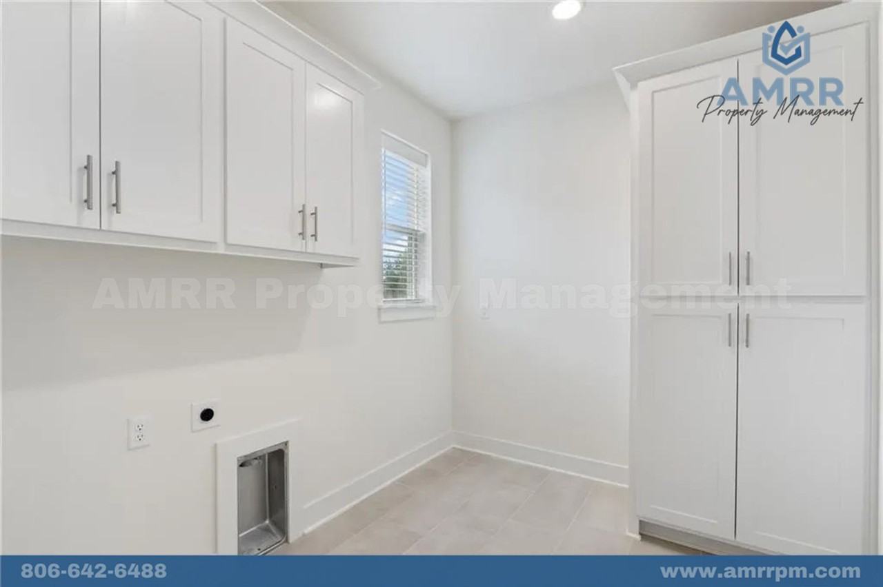 807 Mueller Way - Photo 5 of 32