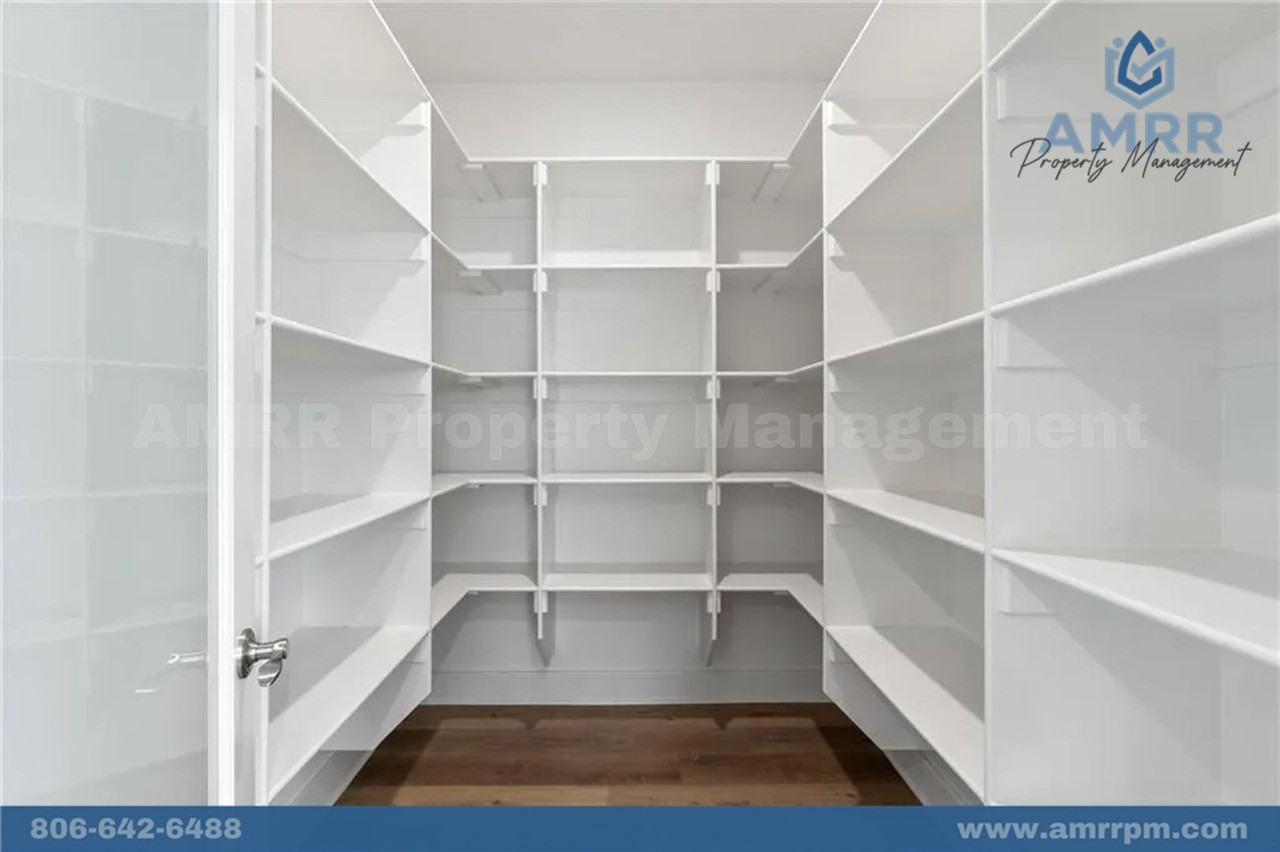 807 Mueller Way - Photo 6 of 32
