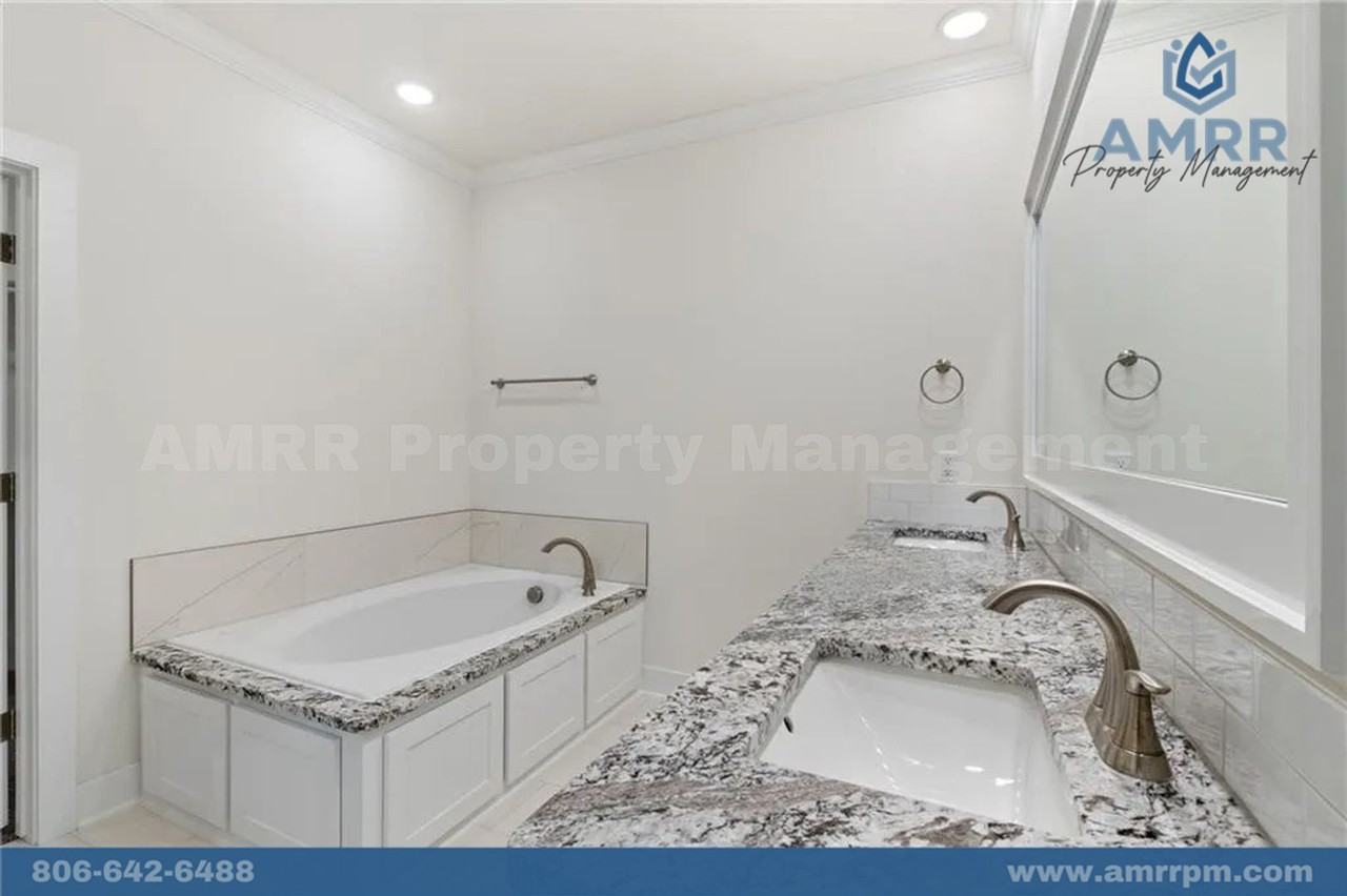 807 Mueller Way - Photo 7 of 32